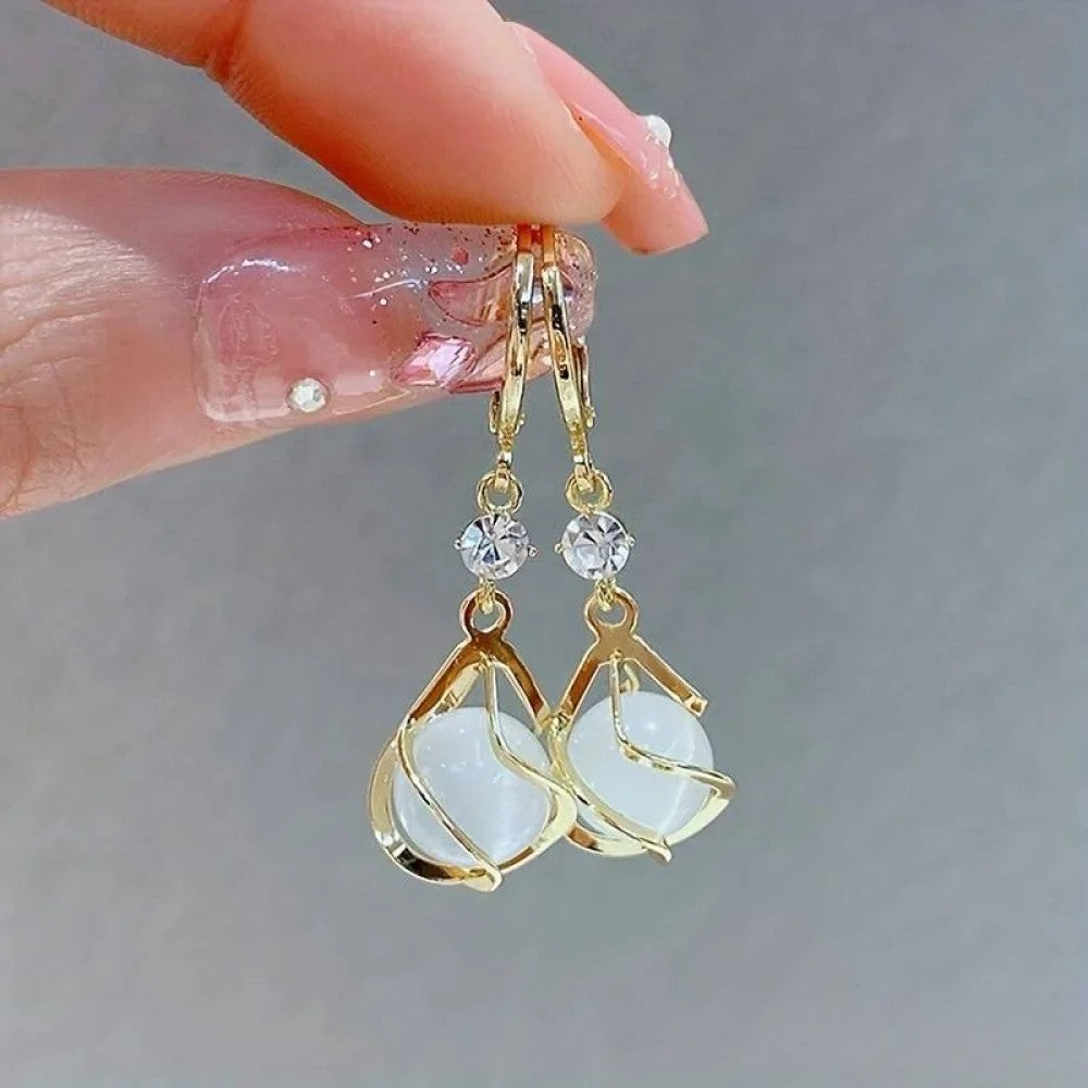 Antike Weißer Opal Gold Drop Ohrringe
