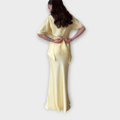 Finja - Off-Shoulder Top mit Knotenfront und Rock-Ensemble