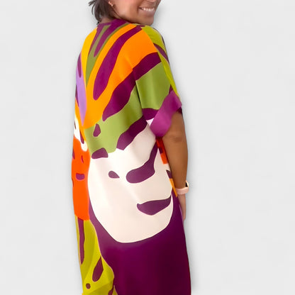 Roos - Lässiges Kleid mit buntem Blattdruck