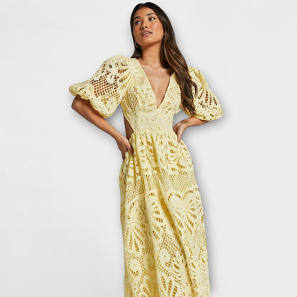 Elegantes Kleid mit zarten Details