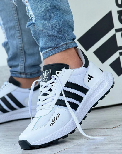 Neue Sportschuh-Laufschuhe