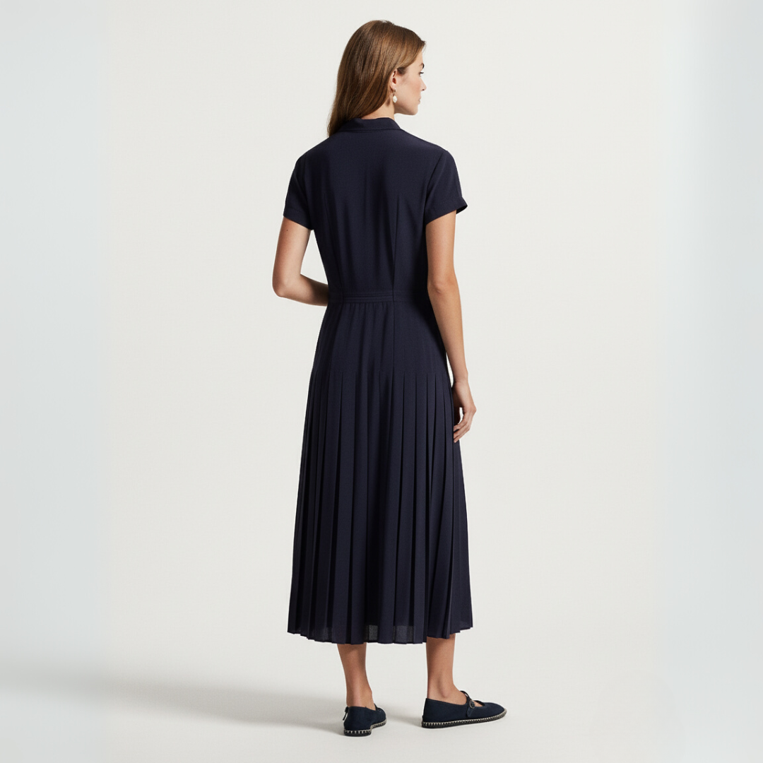 Hemd­kleid aus Seidencrêpe mit Falten