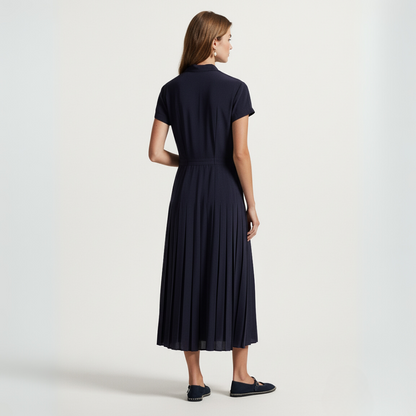 Hemd­kleid aus Seidencrêpe mit Falten