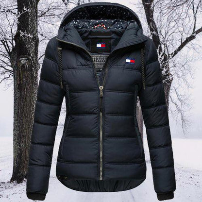 Warme Winter-Daunenjacke